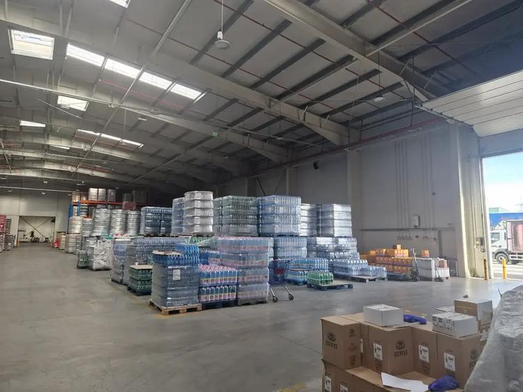 Spatiu industrial, birouri si teren de vanzare, situate intre DNCB - A2 si A0 - 9