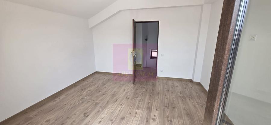 Casă individuală cu 4 camere cu Canalizare în Brebu