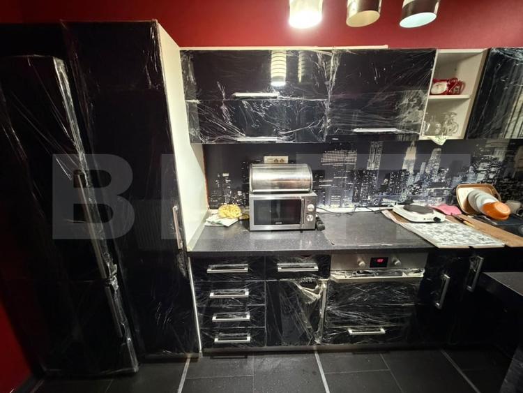 Apartament cu 3 camere semidecomandat, mobilat în Traian