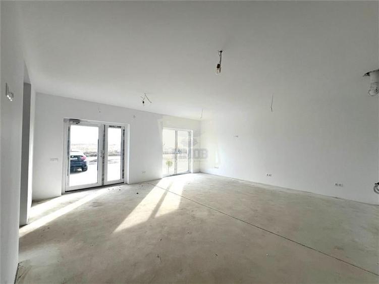 Spatiu comercial 71 mpu cu vitrina stradala 12 ml 2 parcari pe Doamna Stanca - 2