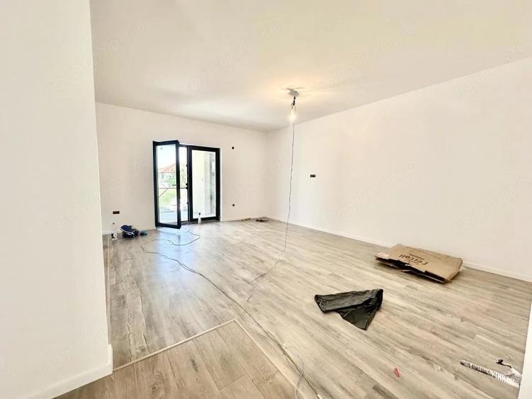 Casă cu 3 camere cu Teren 332 Mp în Albina
