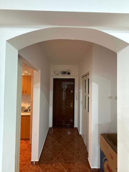 Vand apart 2 camere semidecom, ultracentral, etaj 4/4, complet renovat - 11