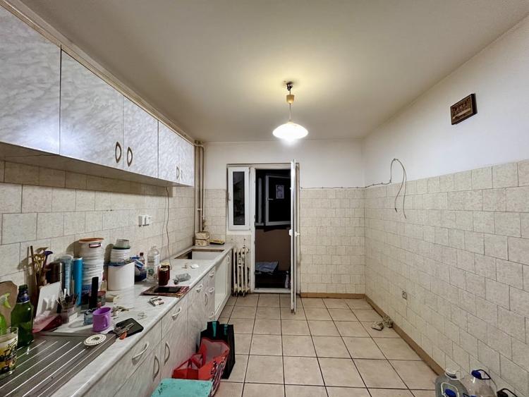 Apartament 3 camere, decomandat, 2 bai, Republicii, Ploiesti - 1