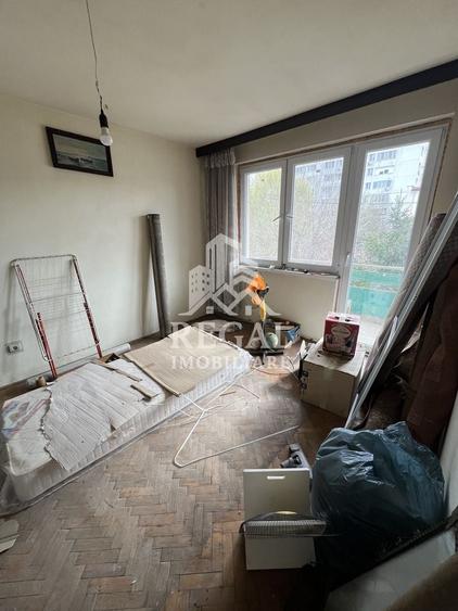 Apartament de vanzare 2 camere, in zona Micro 3 - 4