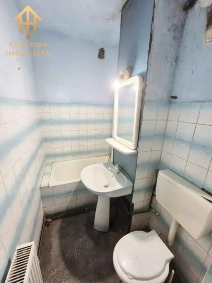 Apartament cu 3 camere de vanzare Etaj 1, zona centrala (Unic) - 8