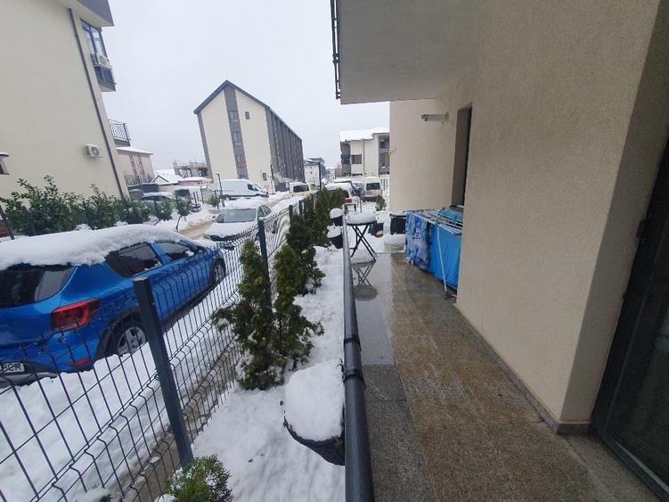 Vând apartament  cu curte - 5