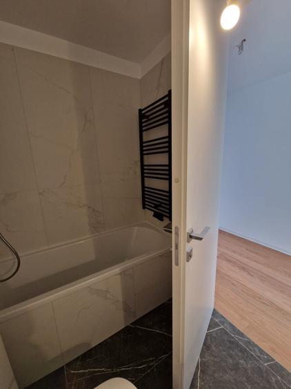 Apartament cu 3 camere decomandat, mobilat în Barbu Văcărescu