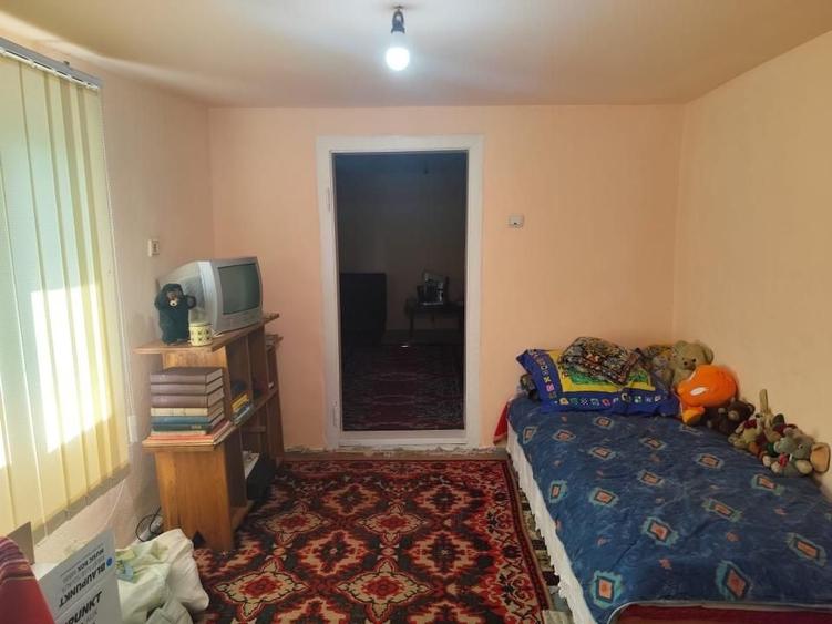Casă individuală cu 4 camere cu Canalizare în Cătina