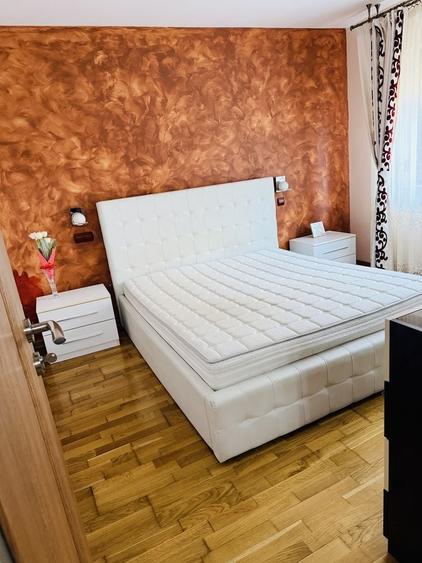 Apartament cu 2 camere decomandat în Precista