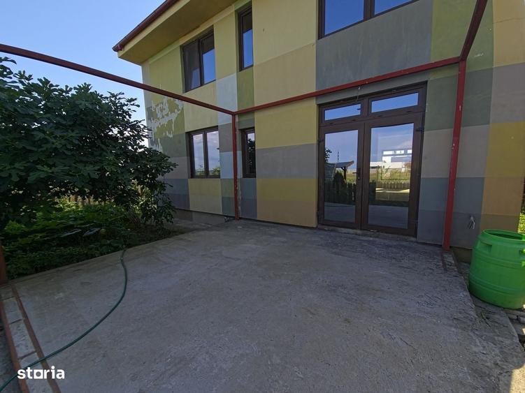 Casă cu 4 camere în Cumpăna