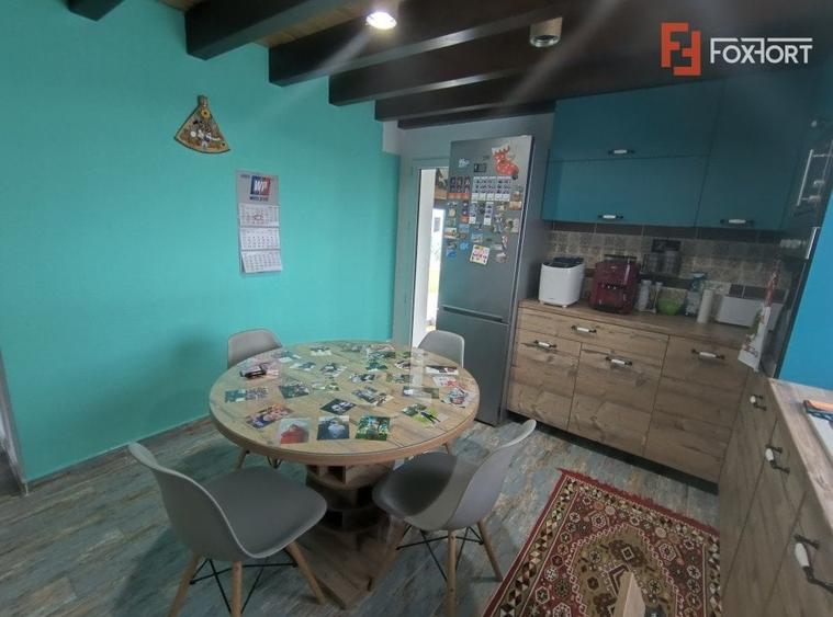 Casă individuală cu 6 camere cu Garaj în Moșnița Nouă