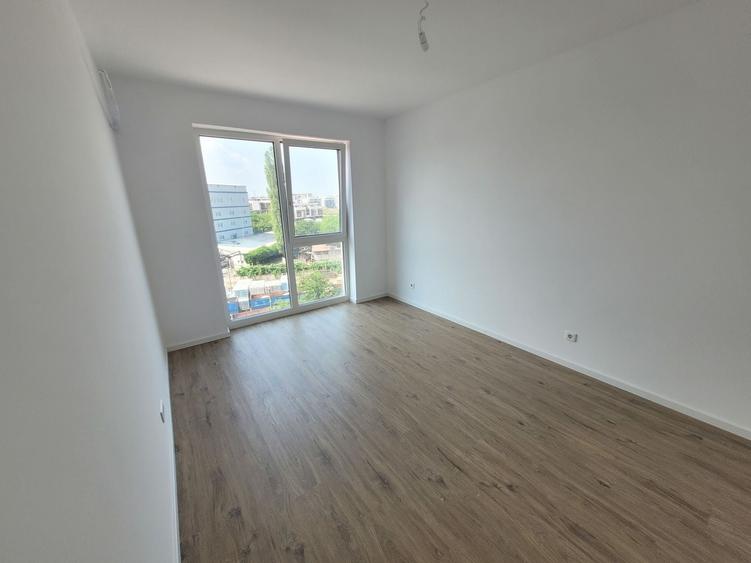Apartament cu 3 camere decomandat în Theodor Pallady