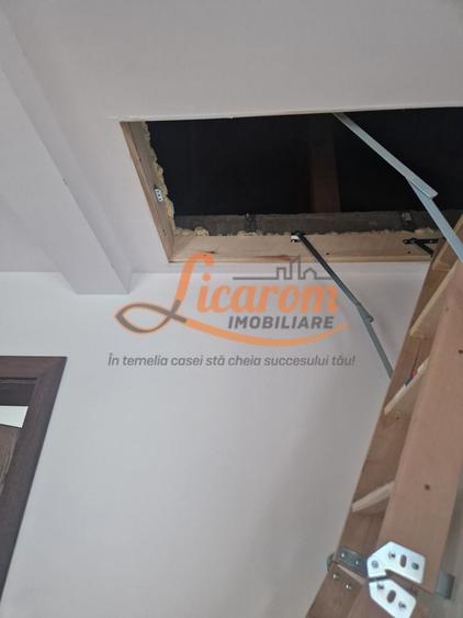 Casă individuală cu 4 camere cu Canalizare în Cristian