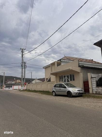 Casă cu 4 camere cu Teren 350 Mp în Homocea
