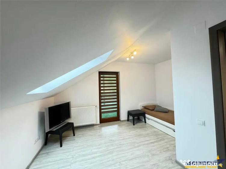 Casă cu 4 camere cu Teren 1620 Mp în Livezeni