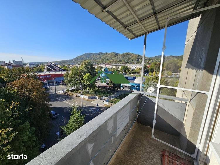 Apartament cu 2 camere semidecomandat în Central