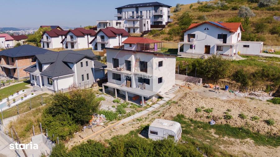 VIla la Gri de vanzare, 5 camere, in Ia?i zona Manastirea Bucium