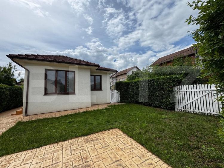Duplex cu 3 camere cu Canalizare în Micești