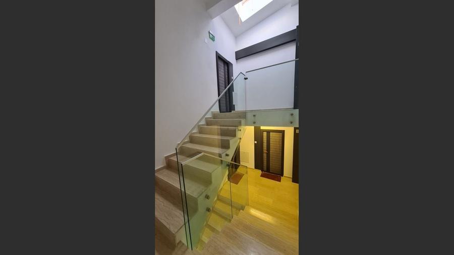 Apartament cu 3 camere decomandat în Bartolomeu