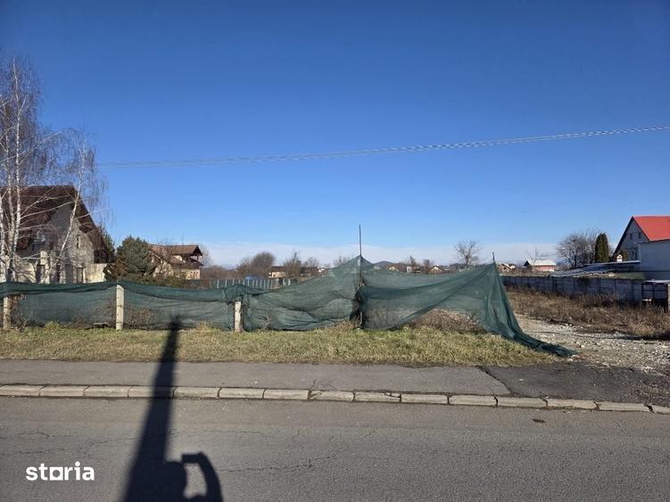 Teren de 2440 mp, în Stupini