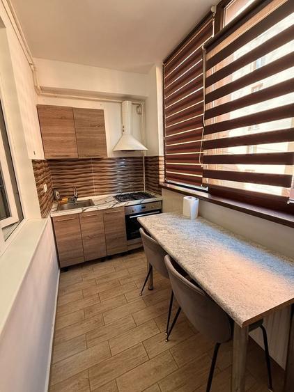 Apartament cu 2 camere decomandat în Exterior Vest