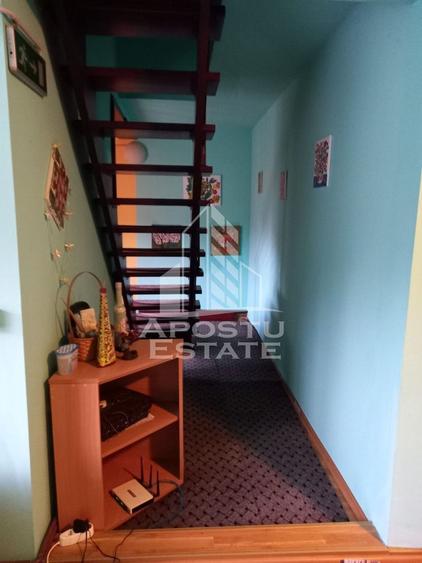 Casă individuală cu 8 camere cu Canalizare în Moneasa