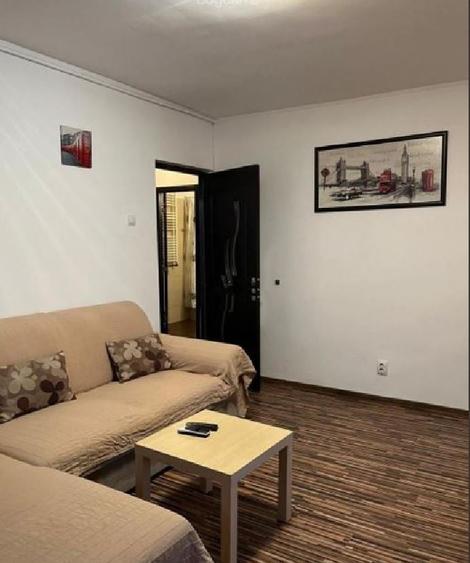Apartament cu 2 camere decomandat, mobilat în Eroii Revoluției