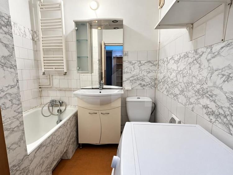 Apartament cu 3 camere decomandat, mobilat în Tractorul