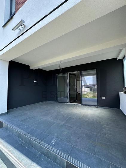 Duplex cu 4 camere cu Canalizare în Moșnița Nouă