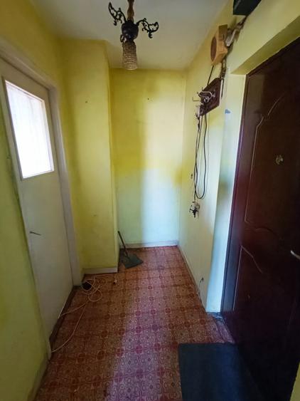 Apartament cu 2 camere semidecomandat în Milcov