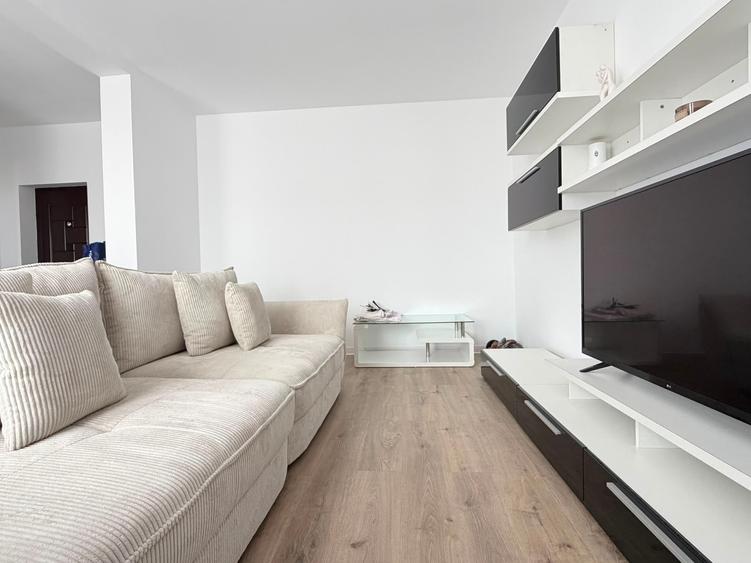Apartament cu 2 camere decomandat în Girocului