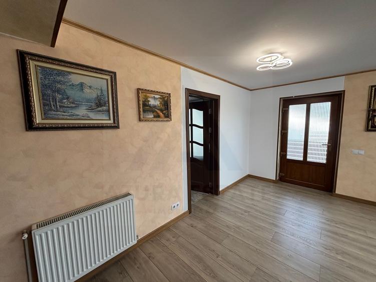 Casă individuală cu 5 camere cu Canalizare în Exterior Vest