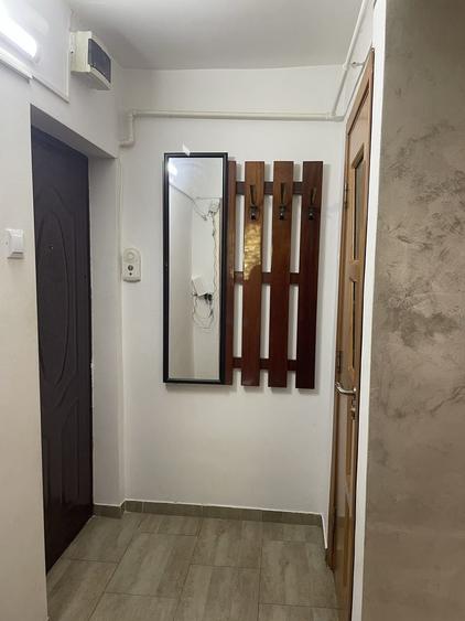 Apartament cu 2 camere decomandat în Războieni