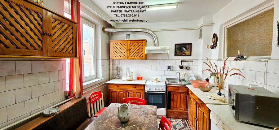 Apartament 4 camere, cu boxa, Bd.Traian, zona BCR - 8