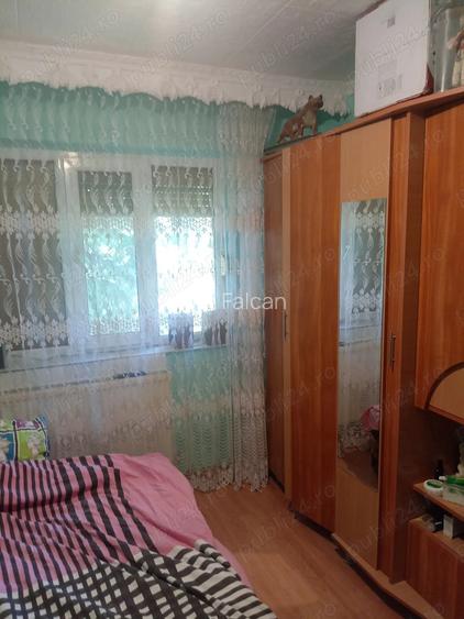 Inchiriez apartament 3camere sau 2camere din 3 Inchiriez apartament 3camere sau 2camere din 3