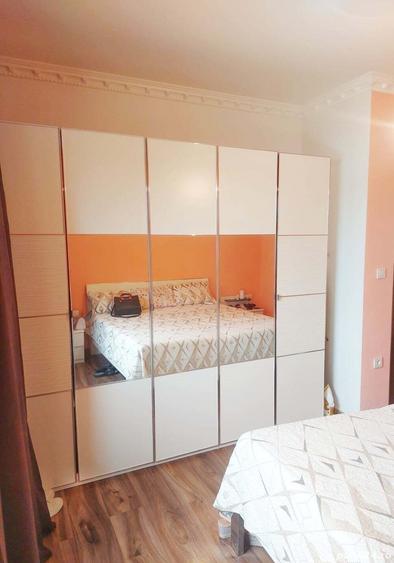 Vand Casa/Vila cu etaj, Living 70mp, 5 Dormitoare + Terasa + Curte + Teren - 2