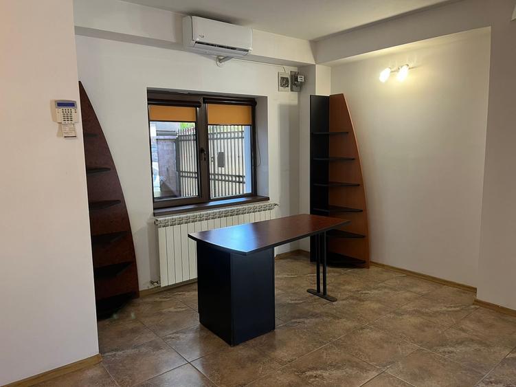 Spatiu birouri, situat ultracentral, centrala gaz, 350 Euro - 1
