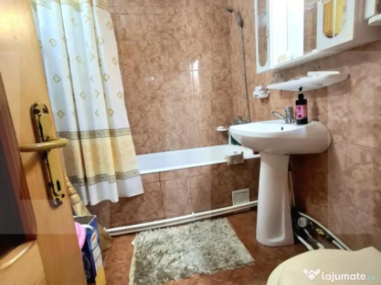 Apartament cu 3 camere, decomandat, 64 mp, zona Stadionului - 2