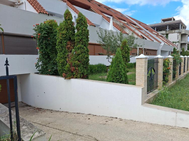 INCHIRIEZ/ Vindem in Mamaia Nord,apartament 2 camere - 1