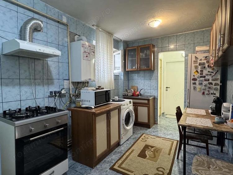 3 cam, bloc caramida, etaj 4 cu acoperis, str. Unirii - 7