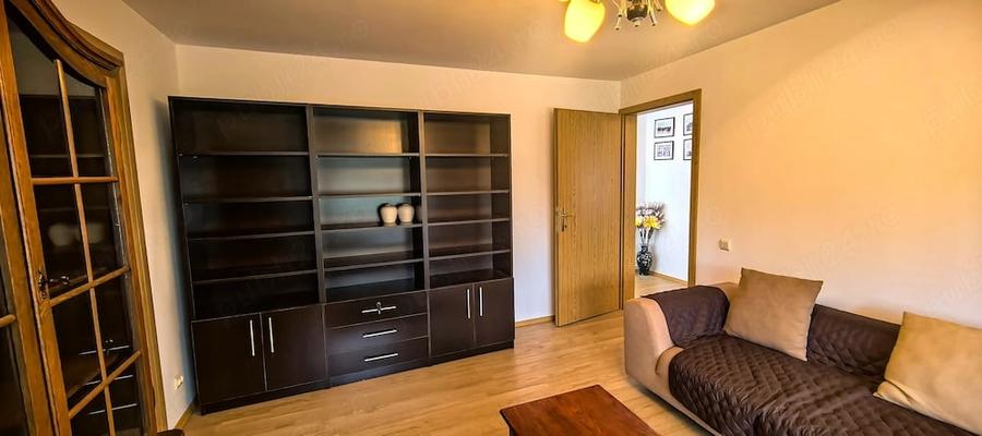 Casă cu 5 camere cu Teren 891 Mp în Central