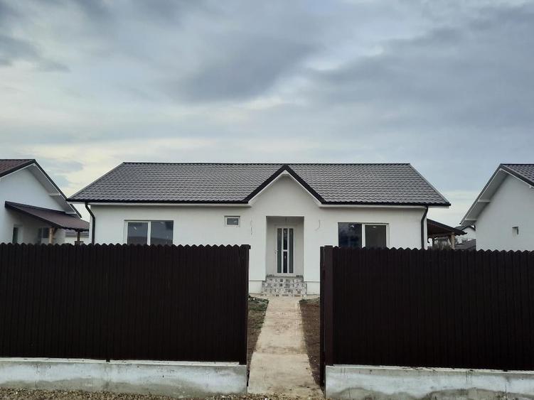 FARA COMISIOANE in COMPLEX  DE CASE, casa cu 4 camere 2 bai PARTER +pod cu placa - 2