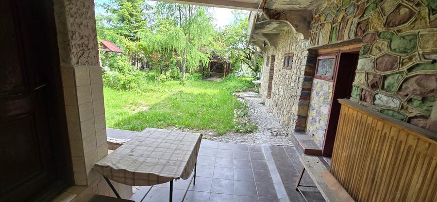 Vânzare proprietate - Casă tip conac, teren și anexă, într-un cadru natural spec - 18