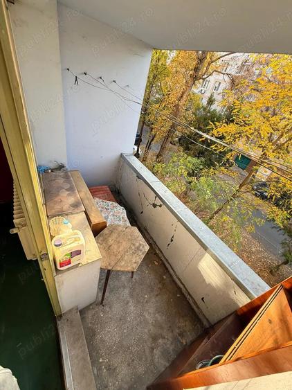 Proprietar, vand apartament 3 camere, situat in strada Aleea Callatis, bloc A14, et.1 4,anul constru - 3