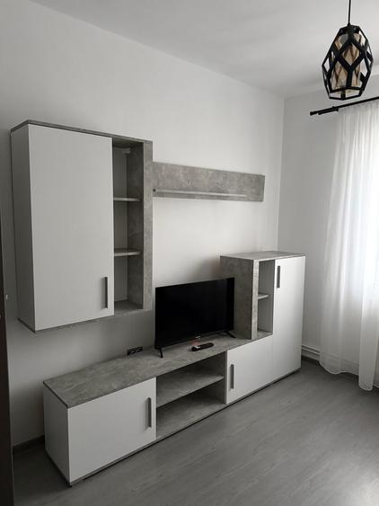 Inchiriez apartament cu 3 camere - 2