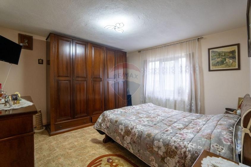 Casa individuala 160 mp, 1.200 mp teren, garaj si spatiu comercial - 9