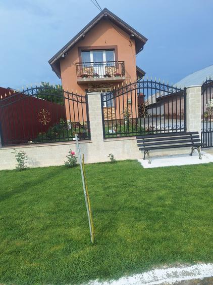 FARA COMISION CASA ELEGANTA 6 camere 3 bai 2 bucatarii garaj curte merita vazut - 11