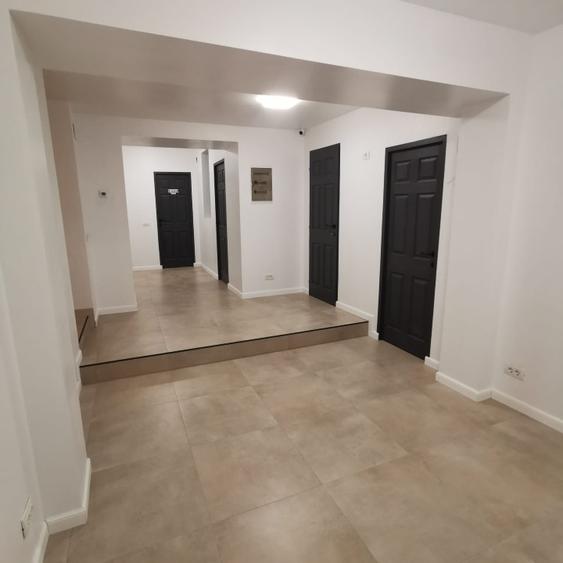 Casă individuală cu 5 camere cu Teren 200 Mp în Obor