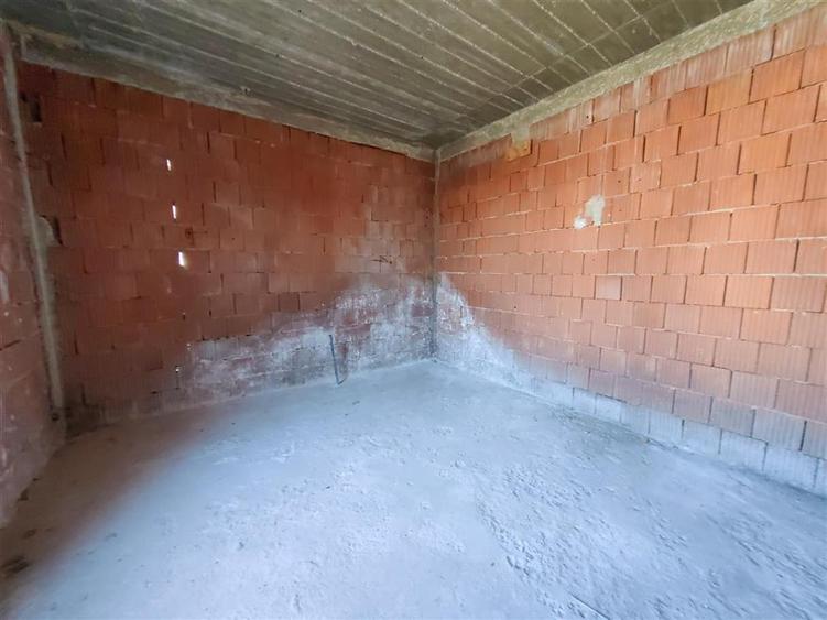 Casa NOUA cu 6 camere in Fantanele - 5