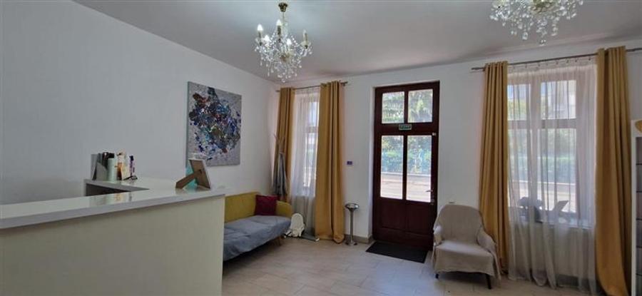 De inchiriat spatiu comercial semicentral - 1